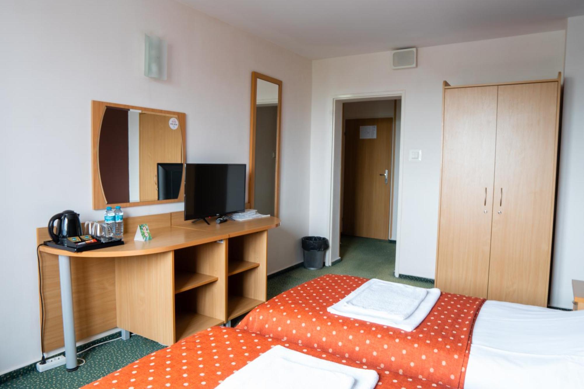 Hotel Wilanow Varsovia Exterior foto