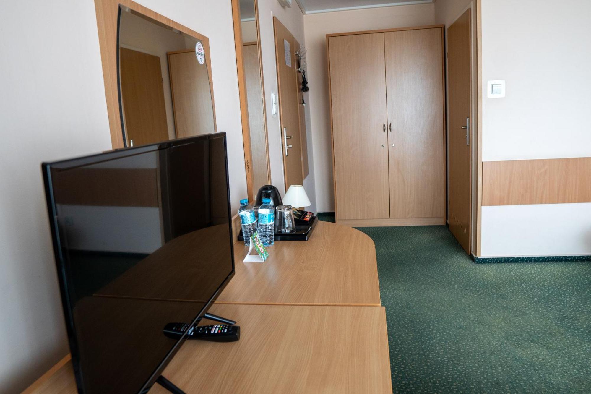 Hotel Wilanow Varsovia Exterior foto